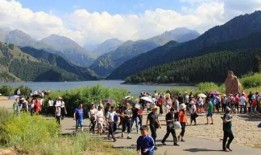 男子爆料新疆景区视频,男子亲历震撼美景与独特风情